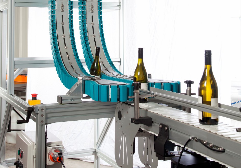 Vertical conveyor for bottles and cans Buy Vertical conveying